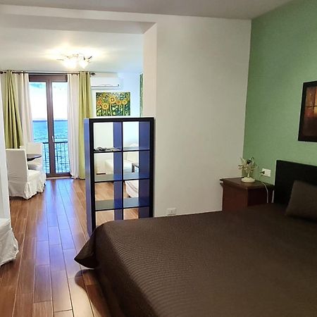 L'Isola Aer B&B レージナ エクステリア 写真
